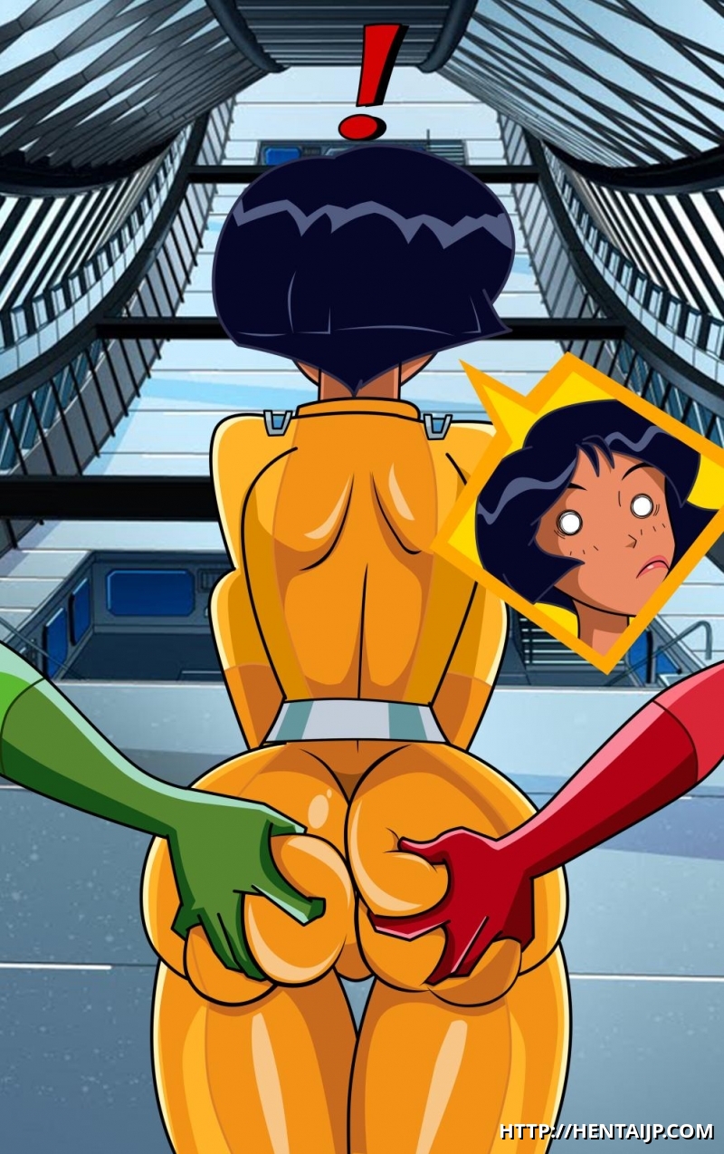 Totally Spy Alex Porn - Sama and Clover totally love to grab Alex's firm butt by surprise! â€“ Totally  Spies Hentai